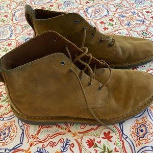 CLARKS MEN'S DESERT BOOTS